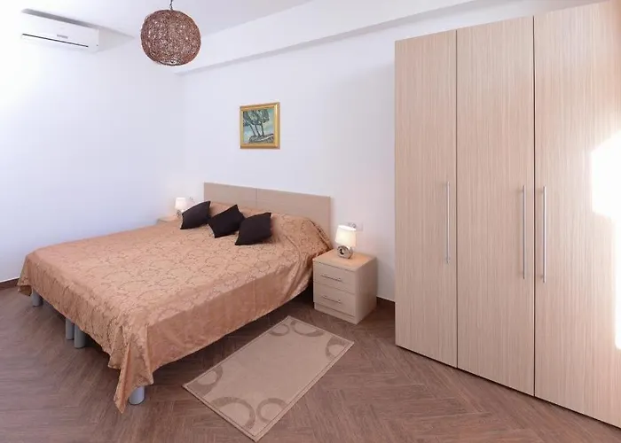 アパート Sevelj ドゥブロブニク