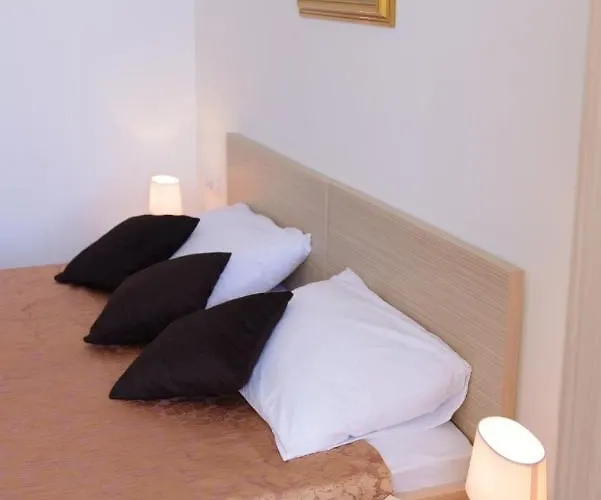 アパート Sevelj ドゥブロブニク